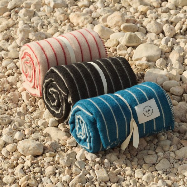 HAY Outdoor Market by Jasper Morrison Shop Reversible Wool Throw - Beige/ Red