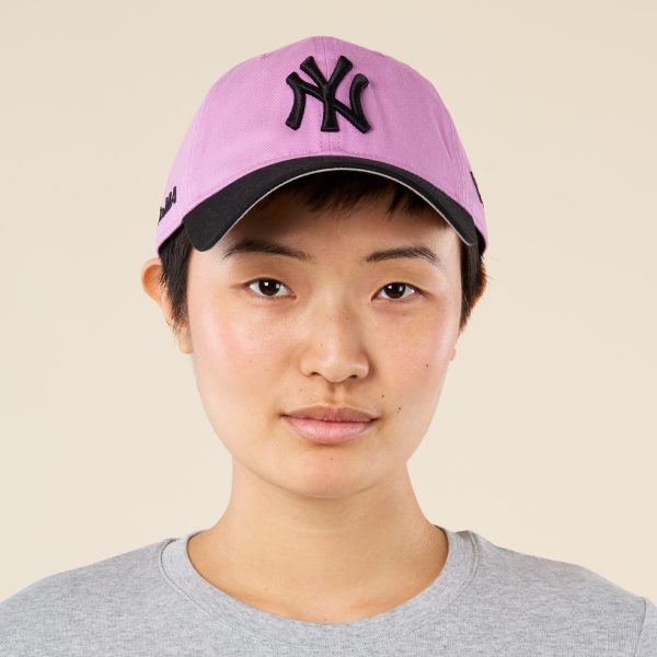 MoMA Yankees Two-Tone Adjustable Baseball Cap - Purple/ Black