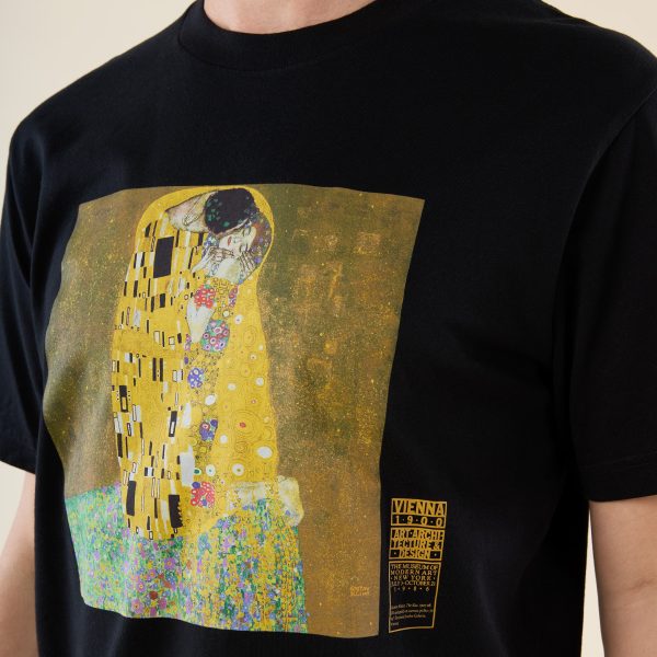 MoMA UNIQLO Gustav Klimt Poster T-Shirt