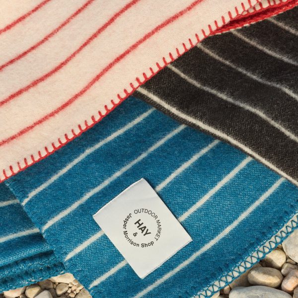 HAY Outdoor Market by Jasper Morrison Shop Reversible Wool Throw - Beige/ Red